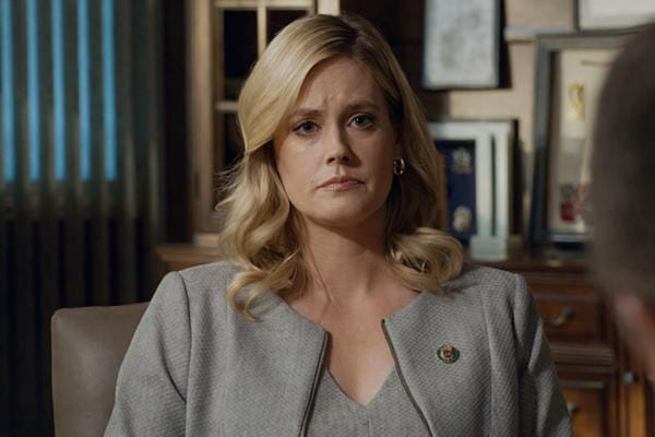 Abigail Hawk Net Worth